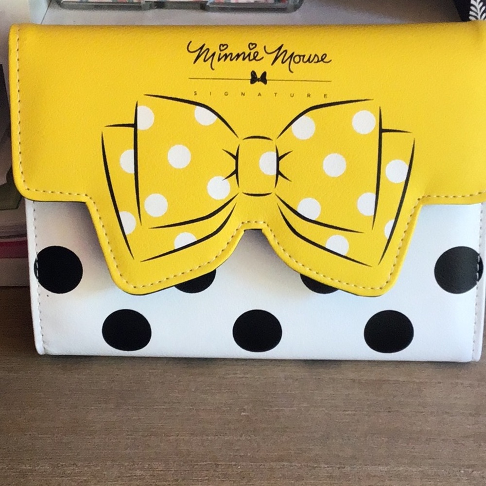 Minnie Mouse Signature journal and pencil. Brand new condition, never used.